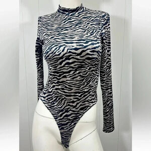 NWT FOREVER 21 Women's VELVET Gray Black Animal Print Bodysuit Long Slee…